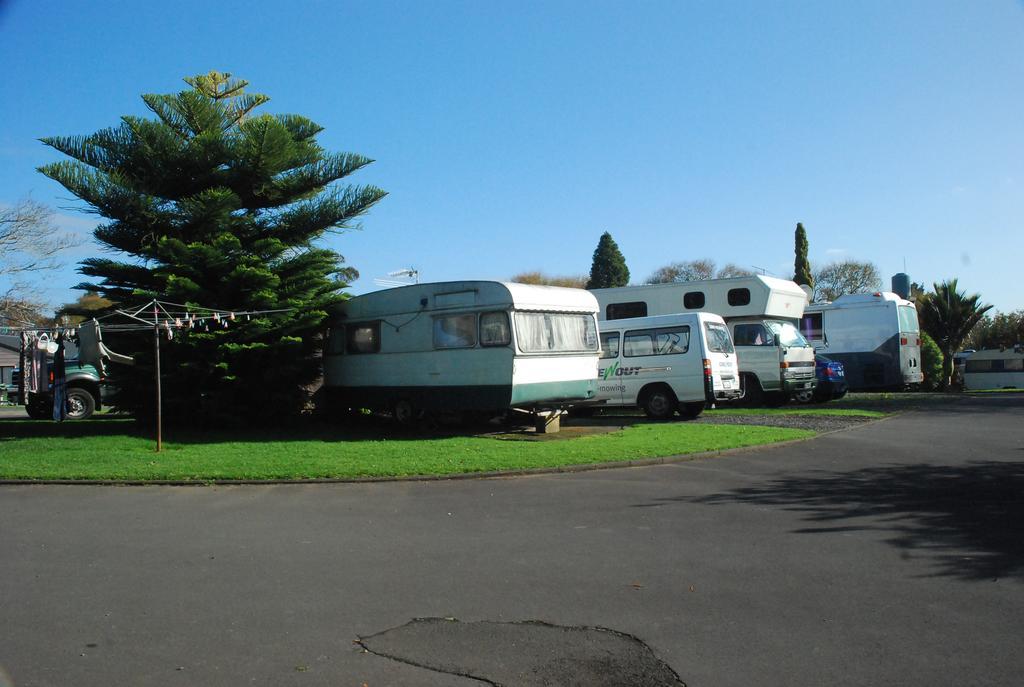 Avondale Motor Park Hotel Auckland Exterior photo