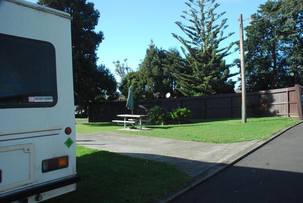 Avondale Motor Park Hotel Auckland Exterior photo