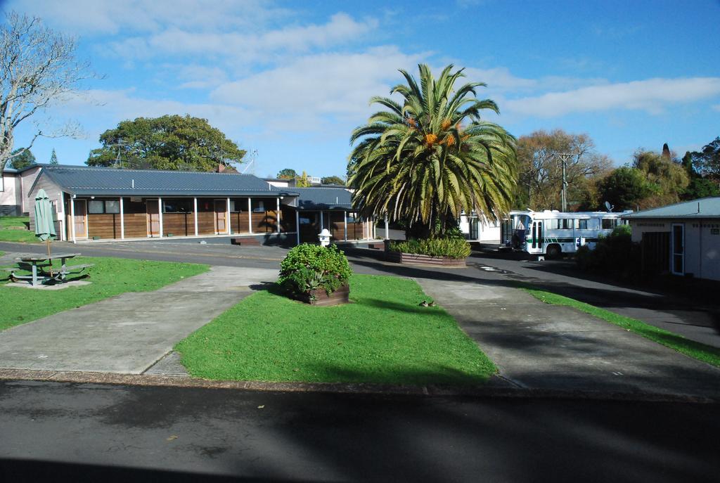 Avondale Motor Park Hotel Auckland Exterior photo