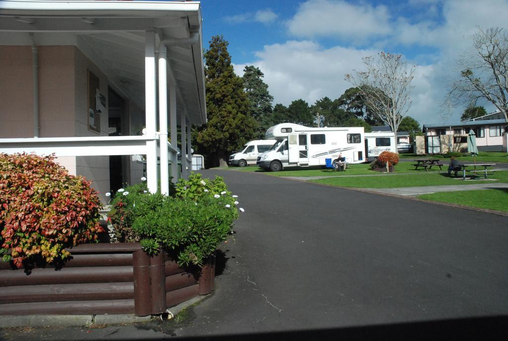 Avondale Motor Park Hotel Auckland Exterior photo